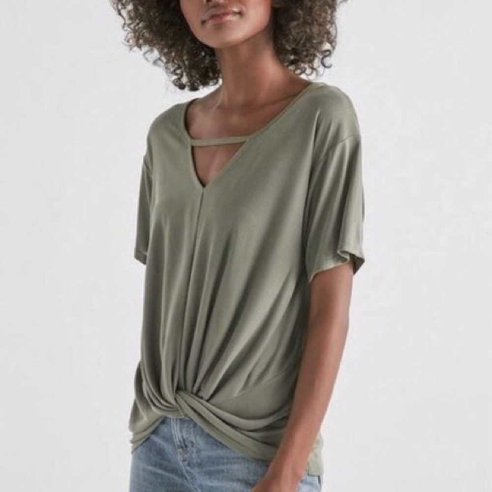 ⚠️LAST CHANCE Lucky Brand Sage Sandwash Choker Tee